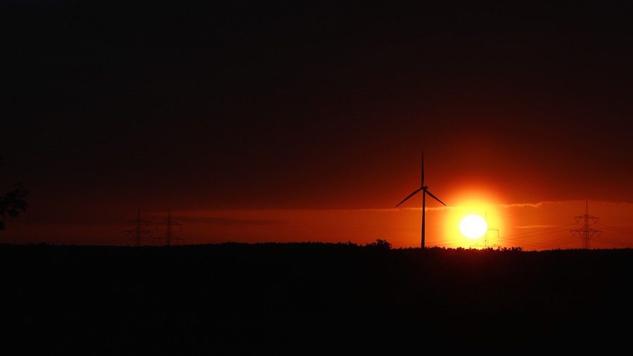 Renewable energy provides 70 percent of new generating capacity in first half of 2015