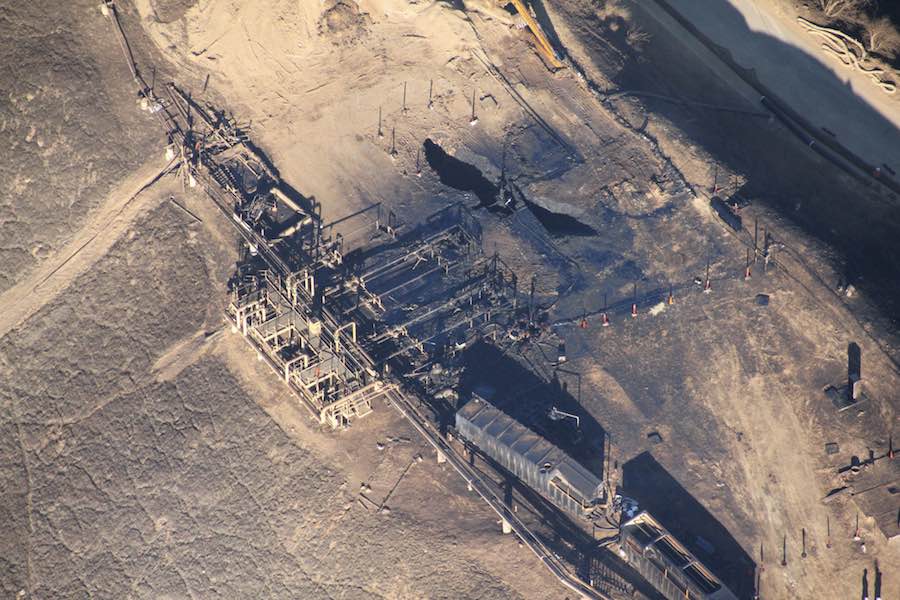 Overhead photos of the well leaking methane at Porter Ranch, California 